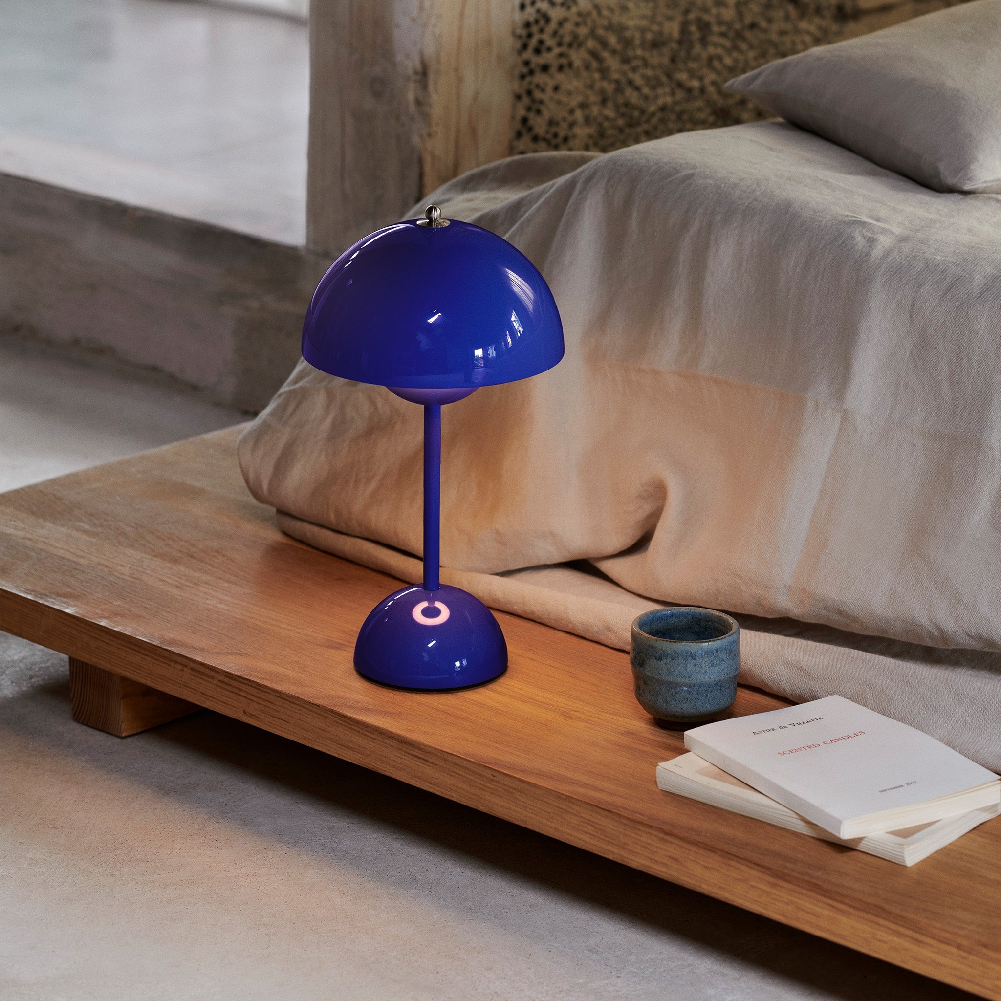 Aura Portable Lamp