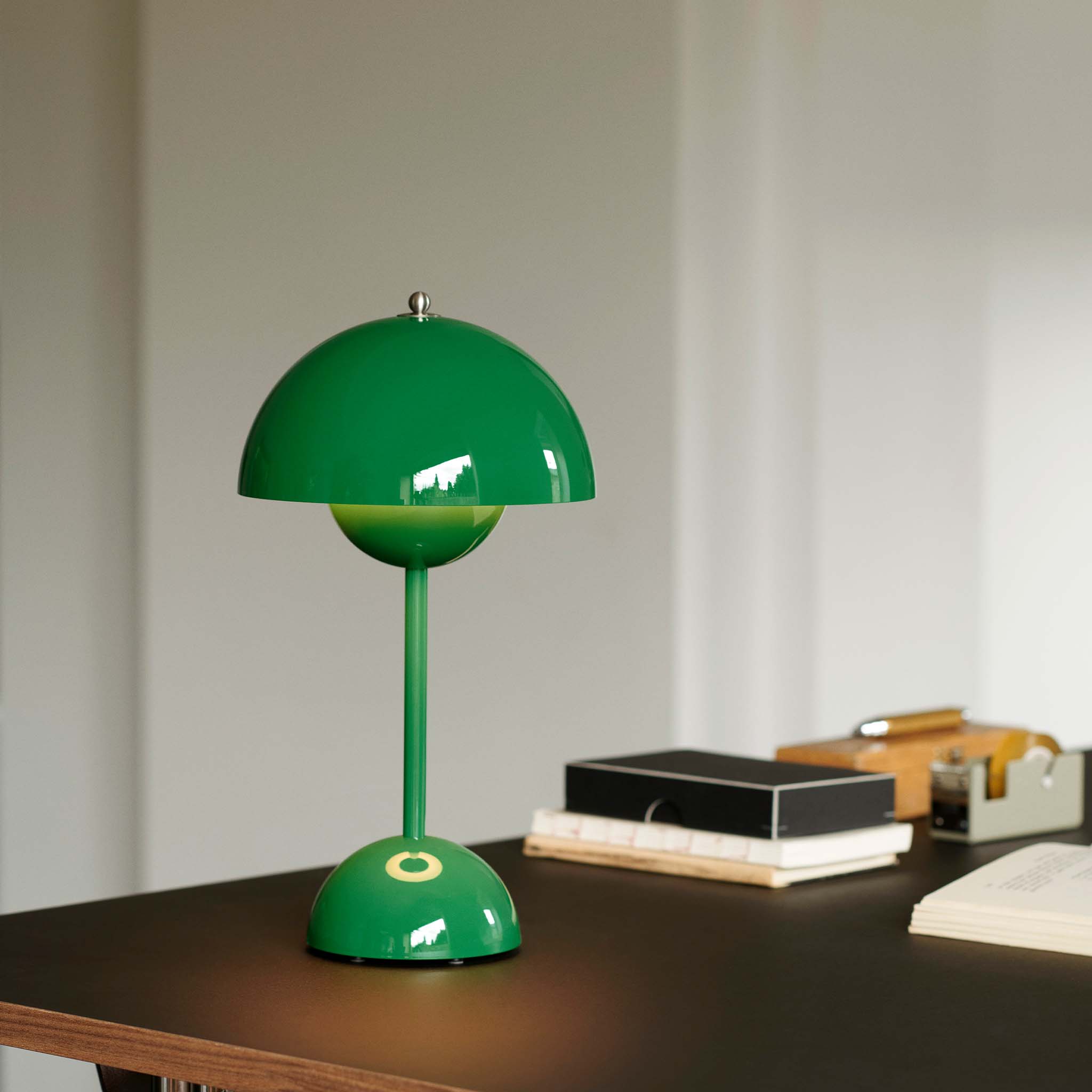 Aura Portable Lamp
