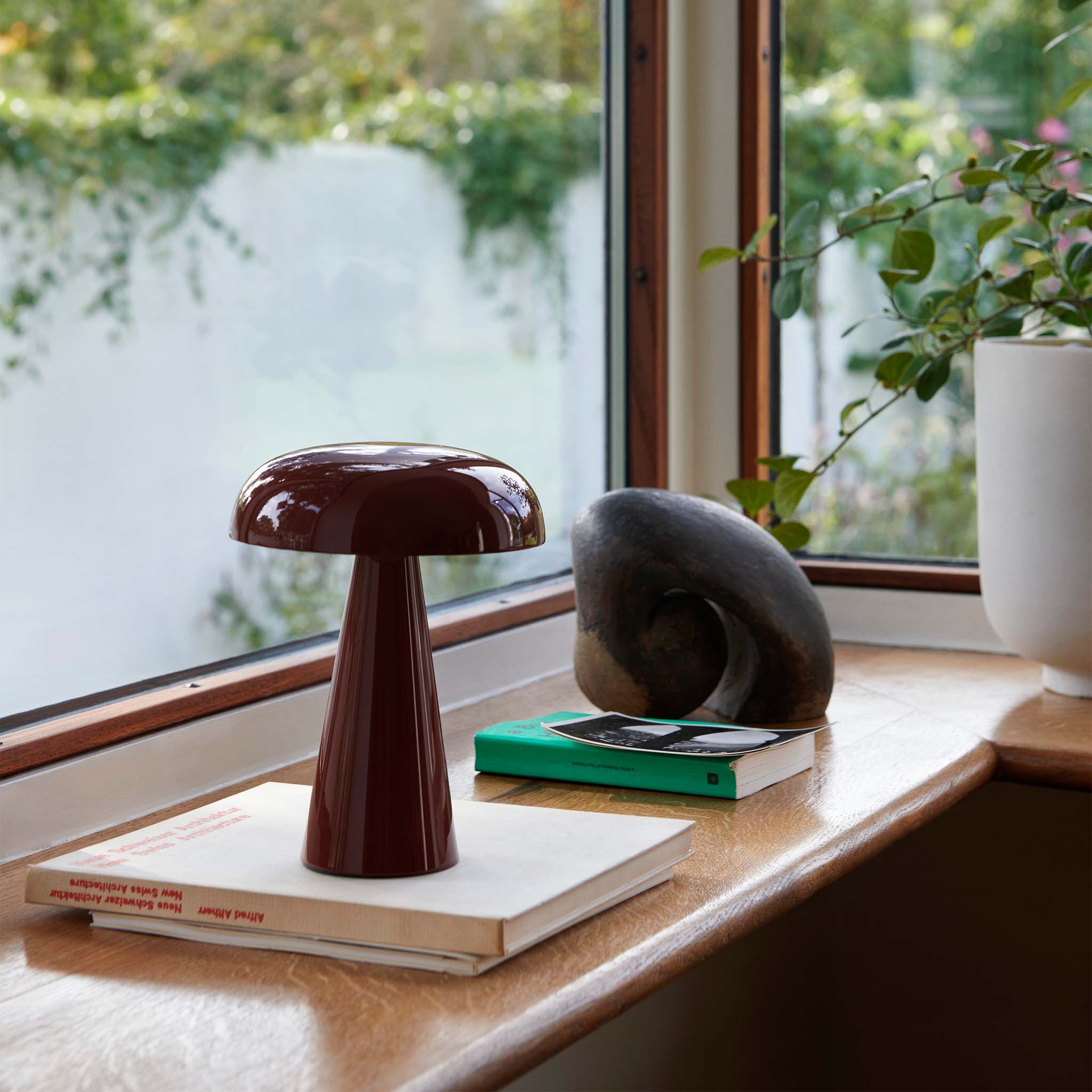 Nova Portable Lamp