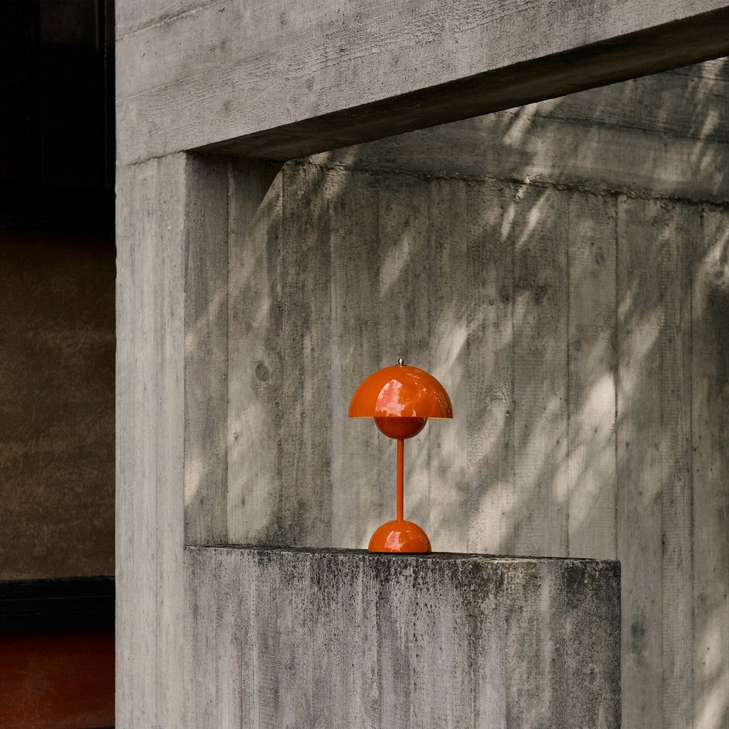 Aura Portable Lamp