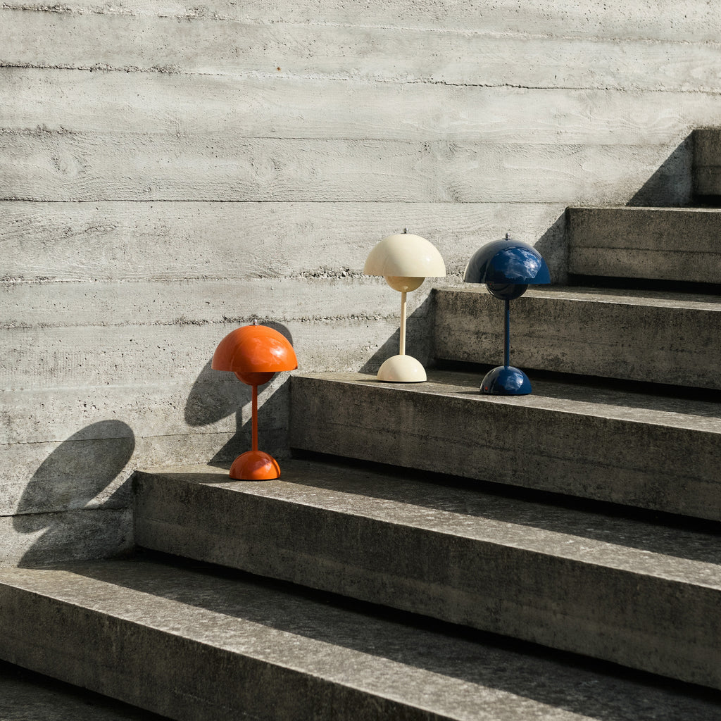 Aura Portable Lamp