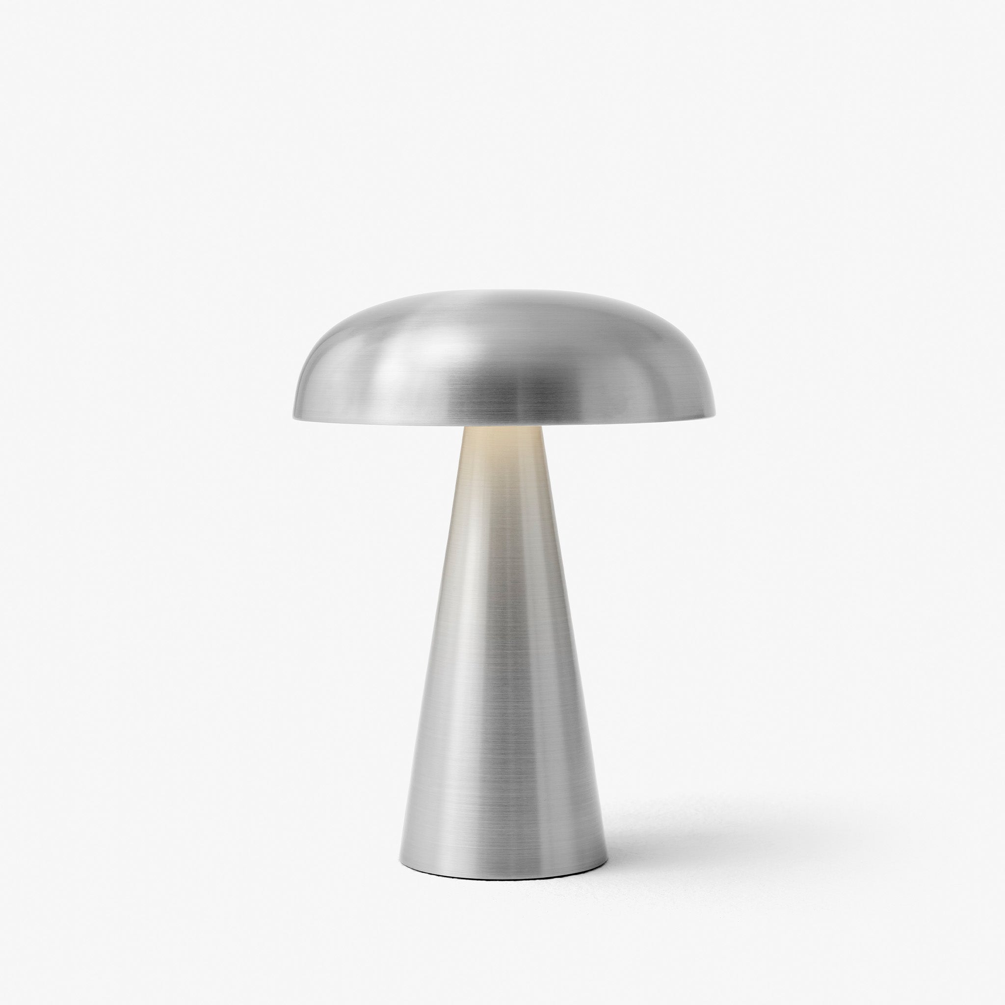 Nova Portable Lamp