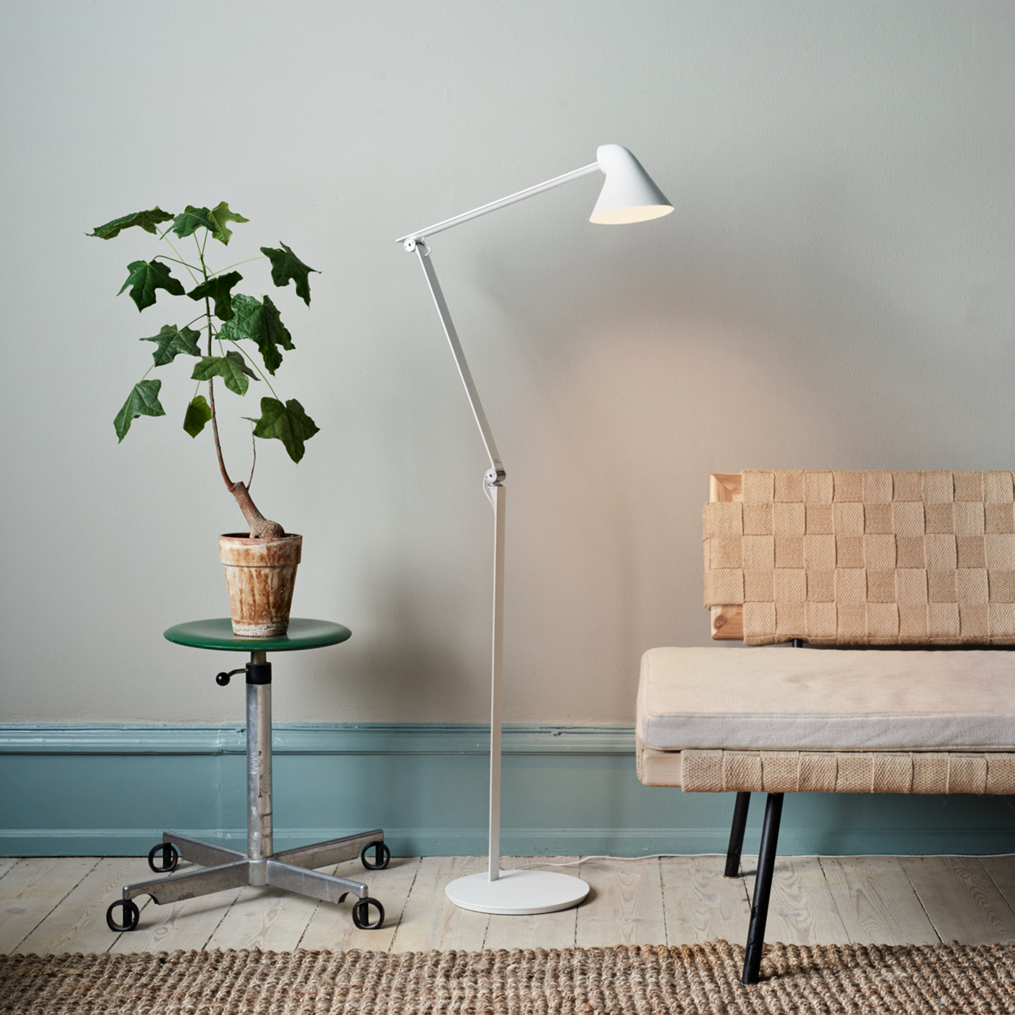 Linear Floor Lamp